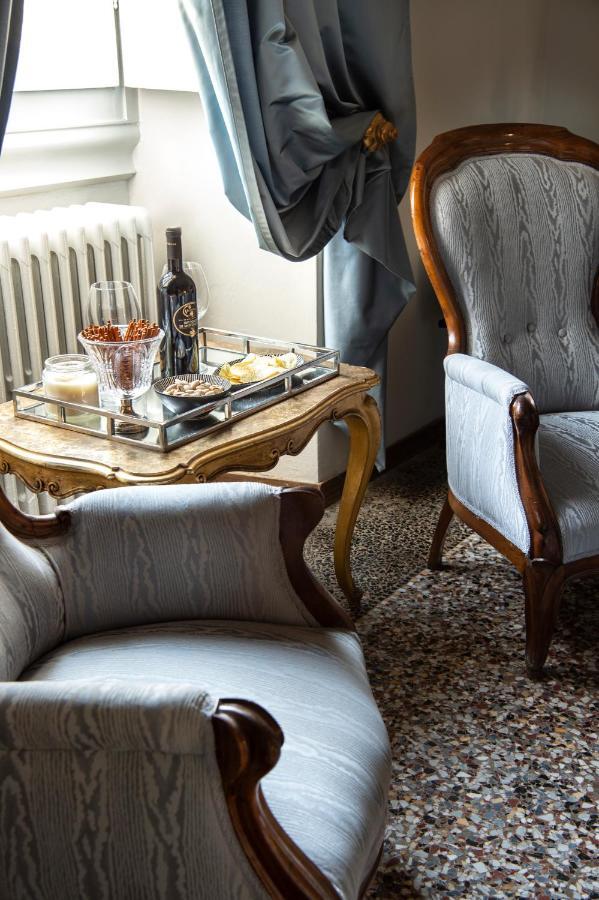 Contemporary Suites Floransa Dış mekan fotoğraf